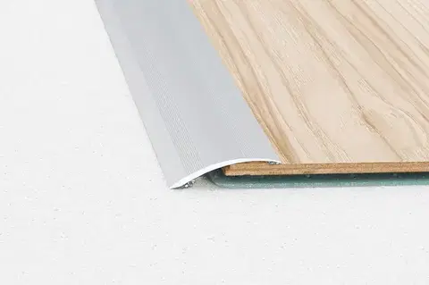 Přechodové lišty a profily Prechodový profil 41 mm, oblý (samolepiaci) | nivelácia 0 - 10 mm Dub montana E935