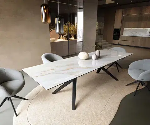 Jedálenské stoly DELIFE Jedálenský stôl Edge 300×100 cm keramika onyx perla Zenthara hranatý kov čierna