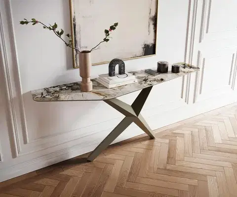 Konzolové stolíky DELIFE Konzolový stolík Edge polygonálny 180×50 cm keramika patagonia leštená Zentharo kov titánová farba