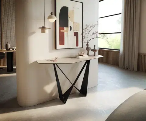 Konzolové stolíky DELIFE Konzolový stolík Edge polygonálny 140×50 cm keramika Laminam® Travertino Bianco krémovo biela Spios kov čierna