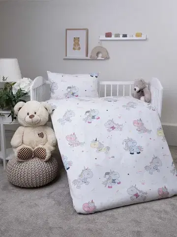 Detské obliečky MKLozkoviny.sk Bavlnené obliečky Renforcé  do postieľky – Kúzelné jednorožce - 100 × 135 cm - 40 x 60 cm