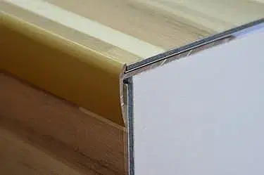 Schodové lišty a profily Schodový profil pre krytiny do 2 mm (skrutkovací) Inox E71