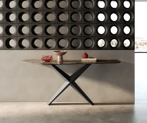 Konzolové stolíky DELIFE Konzolový stolík Edge polygonálny 180×50 cm keramika Emperador Extra Lucidato tmavohnedá Zentharo kov čierna