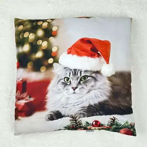 Dekoračné vankúše Vianočný vankúš antialergický Mačka 45x45cm TiaHome