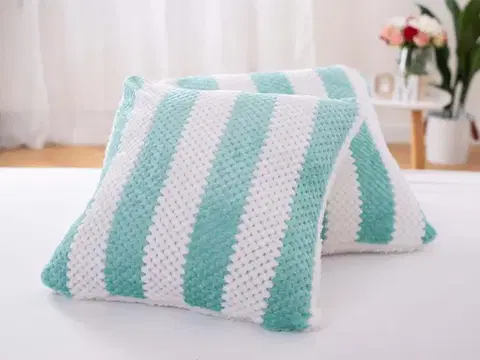 Dekoračné obliečky MKLozkoviny.sk Baránková obliečka na vankúš mikroplyš 45 × 45 cm - Diana mentolová (2 ks)-  -