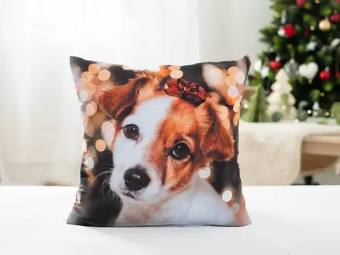 Dekoračné obliečky Carbotex Vianočná obliečka na vankúš 40 × 40 cm - Psík s mašličkou-  -