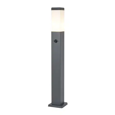 Zahradne stlpove lampy Vonkajšia lampa tmavosivá s opálovým sklom 80 cm IP44 so zásuvkou a snímačom pohybu - Malios