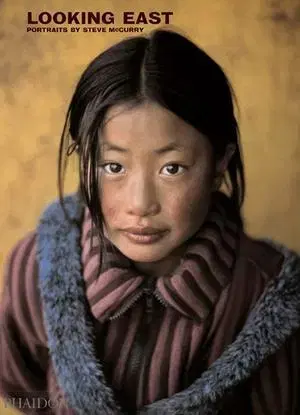 Cudzojazyčná literatúra Looking East - Steve McCurry