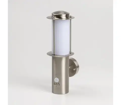 LED osvetlenie  LED vonkajšie nástenné svietidlo s pohybovým senzorom 1xE27/4,9W/230V IP44 matný chróm 9A21987