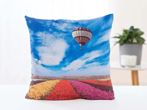 Dekoračné obliečky Carbotex Obliečka na vankúš 40 × 40 cm - Let balónom nad záhonmi-  -