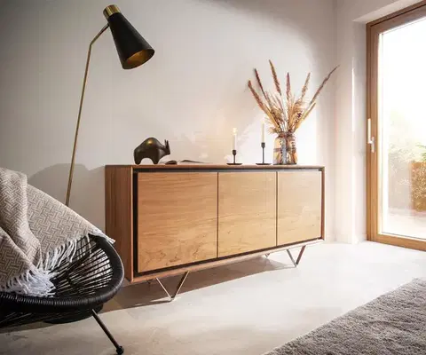 Komody DELIFE Komoda Stonegrace 145 cm akácia prírodná 3 dvierka kamenná dyha podstava v tvare V