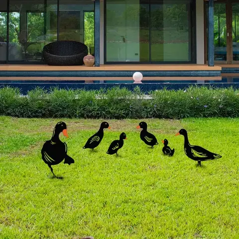 Bytové doplnky a dekorácie Súprava dekoratívnych kovových doplnkov do záhrady Ducks