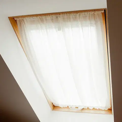 Závesy Záves na strešné okno