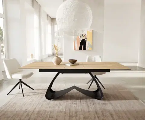 Jedálenské stoly DELIFE Jedálenský stôl Edge 180-220x100 keramika Laminam® piesková dubová farba podstava v tvare W čierna rozkladací