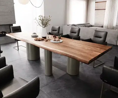 Jedálenské stoly DELIFE Jedálenský stôl Edge 300x100 XL akácia hnedá Troa kov titánová farba Live-Edge