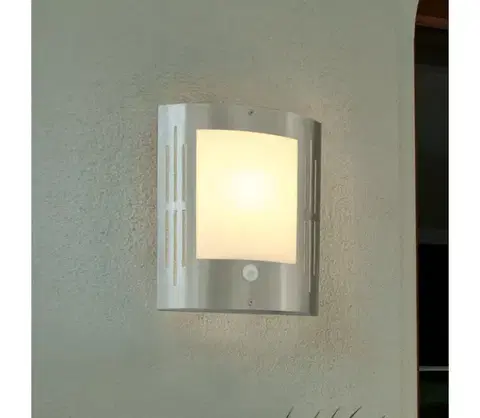 Záhradné lampy EGLO 88144 - Senzorové vonkajšie nástenné svietidlo CITY 1xE27/15W/230V IP44 88144