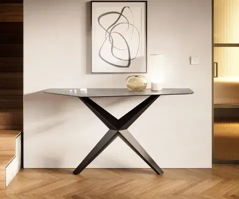 Konzolové stolíky DELIFE Konzolový stolík Edge polygonálny 140×50 cm keramika betónová sivá Zentharo kov čierna