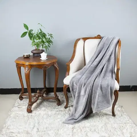 Ozdobné prikrývky Deka Elina 170x220 cm šedá