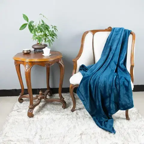 Ozdobné prikrývky Deka Laguna 70x140cm modrá