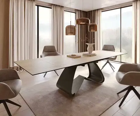 Jedálenské stoly DELIFE Jedálenský stôl Edge 200-300x100 keramika Laminam® sabbia v dubovej farbe podstava v tvare W titanový efekt rozkladací