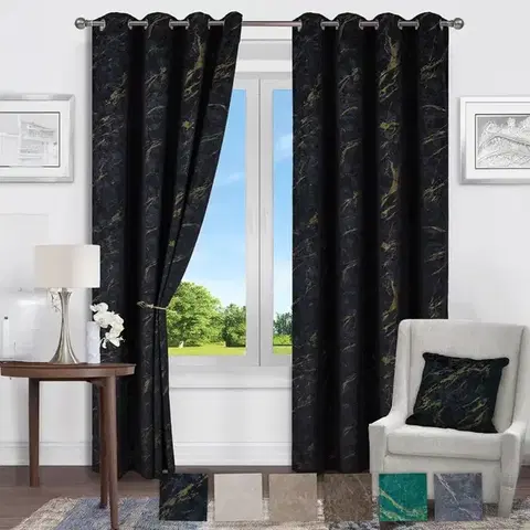 Závesy do spálne Záves na krúžkoch Velvet Justi YX514 135x250 cm čierny