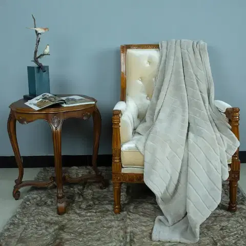 Ozdobné prikrývky Deka CLAUDI 130x170 cm béžová