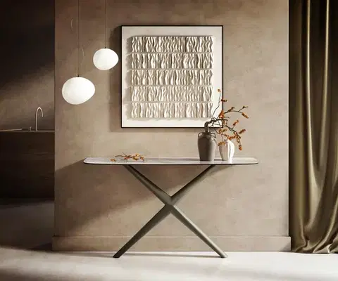 Konzolové stolíky DELIFE Konzolový stolík Edge zaoblený 140×40 cm keramika onyx perla Estelo kov titánová farba