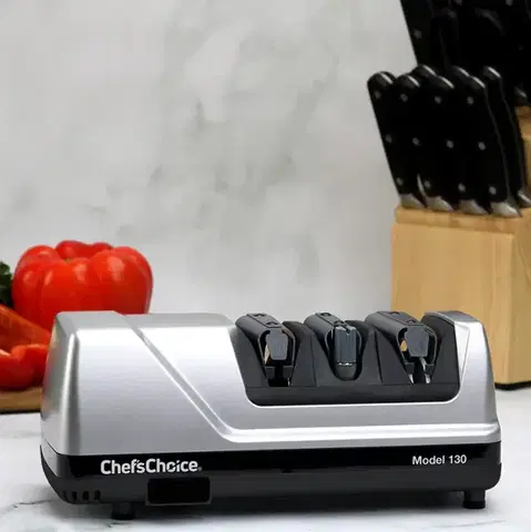 Elektrické brúsky na nože ChefsChoice elektrická brúska na nože 3-stupňová M130 - Platina 