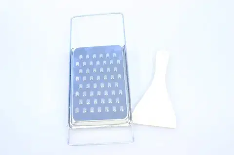 Strúhadlá MAKRO - Haluškár s drevenou lopatkou, 0472