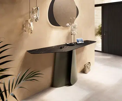 Konzolové stolíky DELIFE Konzolový stolík Edge polygonálny 180×50 cm keramika Laminam® Noir Desir hnedá Livos kov titanová farba