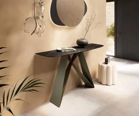 Konzolové stolíky DELIFE Konzolový stolík Edge zaoblený 140×40 cm keramika Laminam® Noir Desir hnedá Velio kov titánová farba