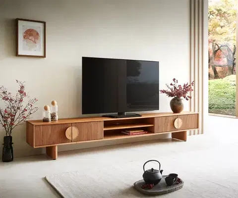 Televízne stolíky DELIFE TV stolík Surimu 240 cm akácia svetlohnedá 4 dvierka 2 priehradky korková rukoväť drevené nohy