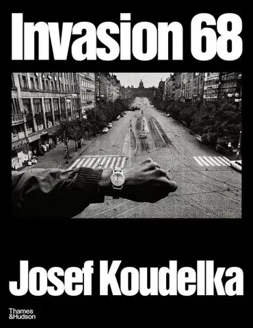 Fotografia Invasion Prague 68 - Josef Koudelka
