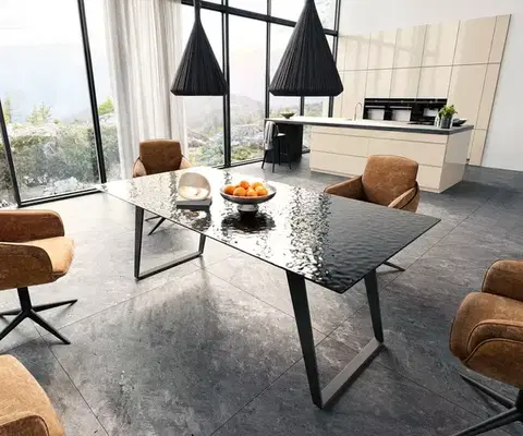 Jedálenské stoly DELIFE Jedálenský stôl Edge 200x100 reliéfne sklo dymovo čierna 3D dizajn kov šikmý čierna