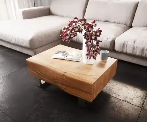 Konferenčné stolíky DELIFE Konferenčný stolík New Live-Edge 80x60 cm akácia prírodná 2 zásuvky tenká podstava nerezová oceľ kefovaná