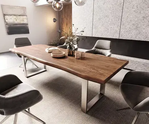 Jedálenské stoly DELIFE Jedálenský stôl Edge 260x100 XL akácia hnedá nerezová oceľ úzky Live-Edge