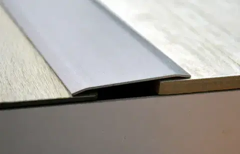 Přechodové lišty a profily Prechodový profil 40, 60, 80 mm, plochý (nevŕtaný) Leštěný nerez