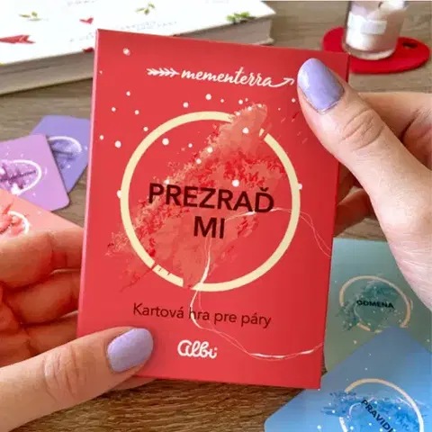 Kartové hry Albi Kartová hra Prezraď mi Mementerra