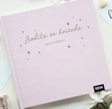 Denník dieťatka Moje prvé roky - ružová. Zrodila sa hviezda
