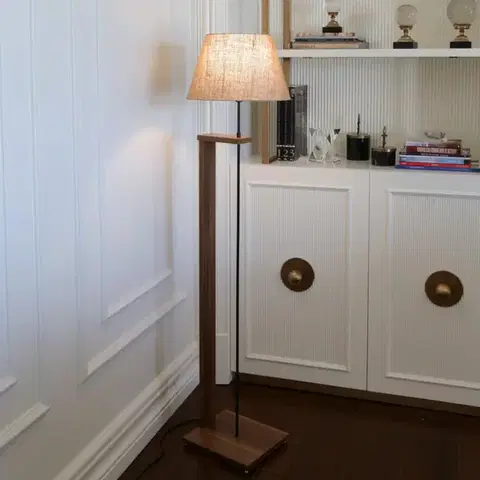 Stojacie lampy Drevená stojacia lampa AYD-3128