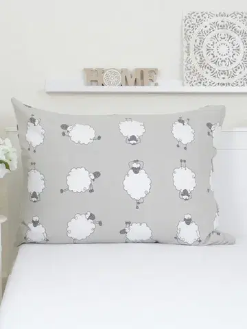 Dekoračné obliečky MKLozkoviny.sk Flanelová obliečka na vankúš 70 x 90 cm - Ovečky Morning Yoga-  -